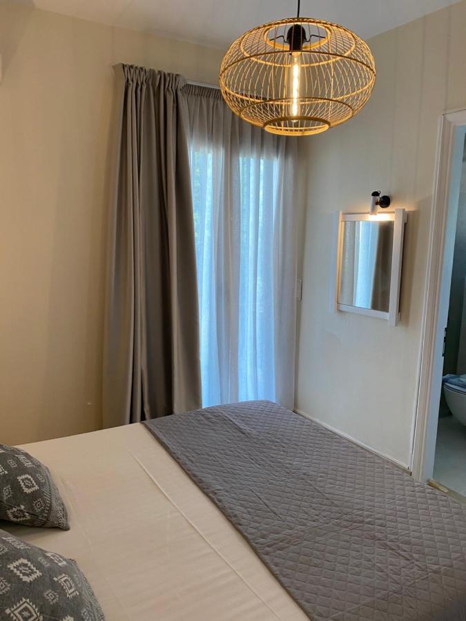 Libera Private Rooms Parga Esterno foto