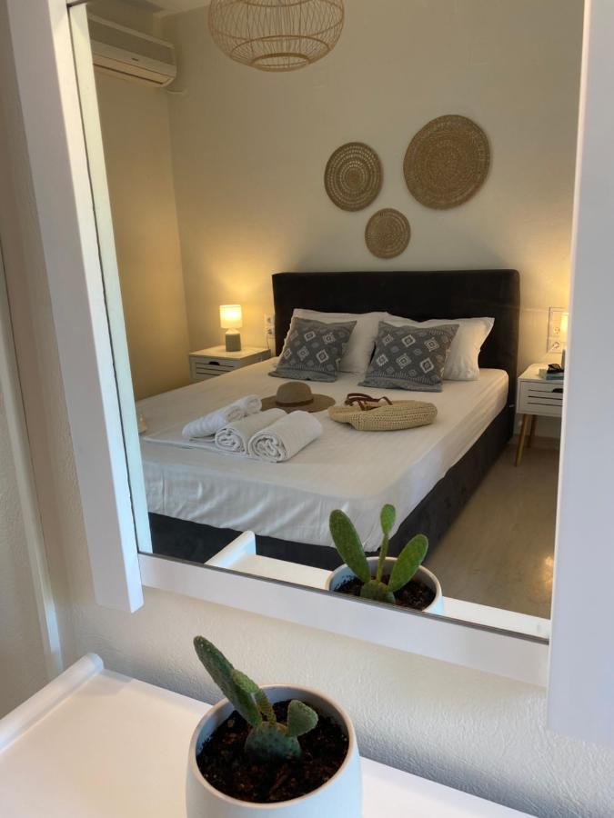 Libera Private Rooms Parga Esterno foto