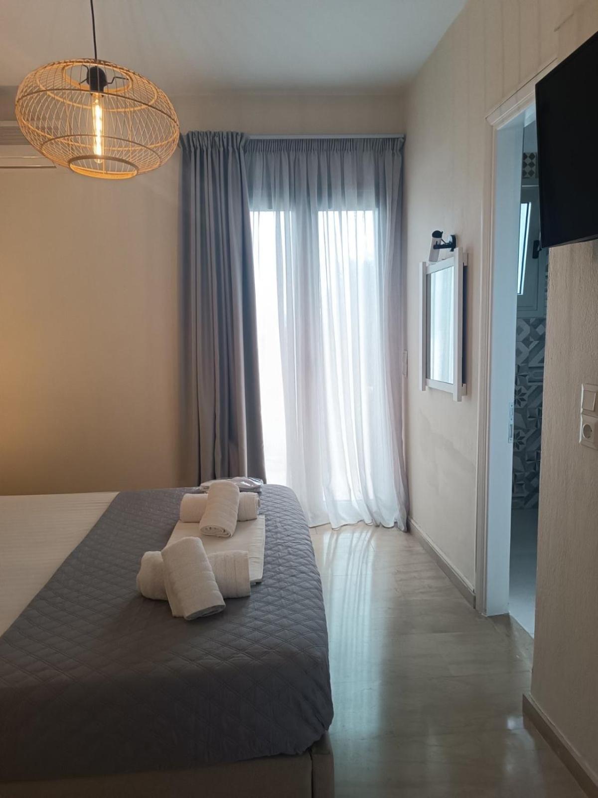Libera Private Rooms Parga Esterno foto